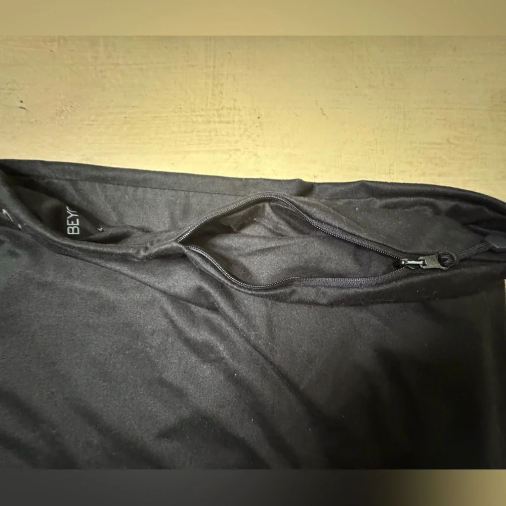 Beyond Yoga Pocket Infinity Scarf